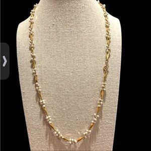 N122 Faux Pearl Cluster Gold Tone Long Necklace Elegant Jewelry 22” cross listed